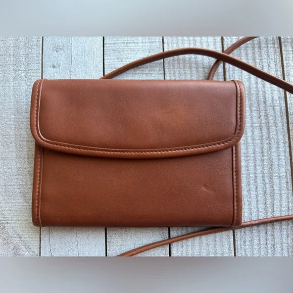 Vintage Coach Envelpoe Swing Wallet #4843 - Picture 6 of 15